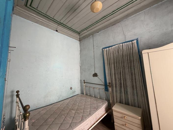 Image No.8-2 Bed House for sale