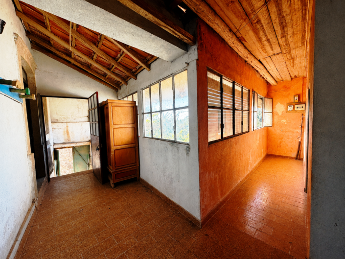 Image No.13-2 Bed House for sale