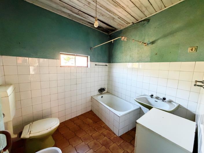 Image No.18-2 Bed House for sale