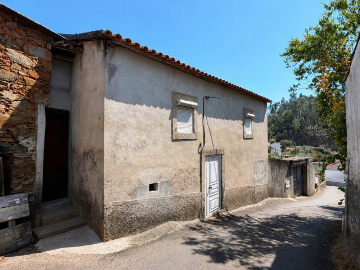 Image No.4-4 Bed Village House for sale