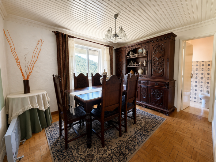 Image No.4-4 Bed House for sale