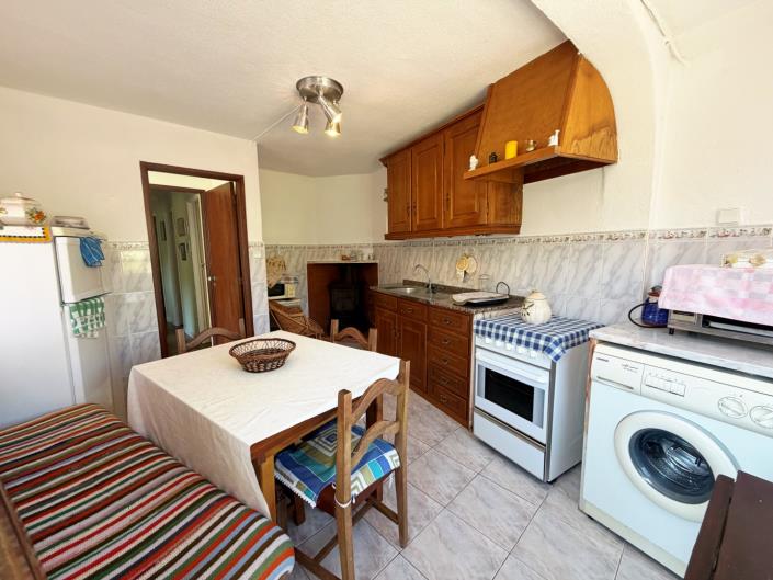 Image No.8-4 Bed House for sale