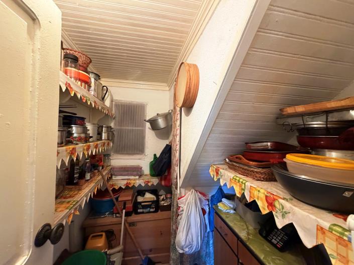 Image No.9-4 Bed House for sale