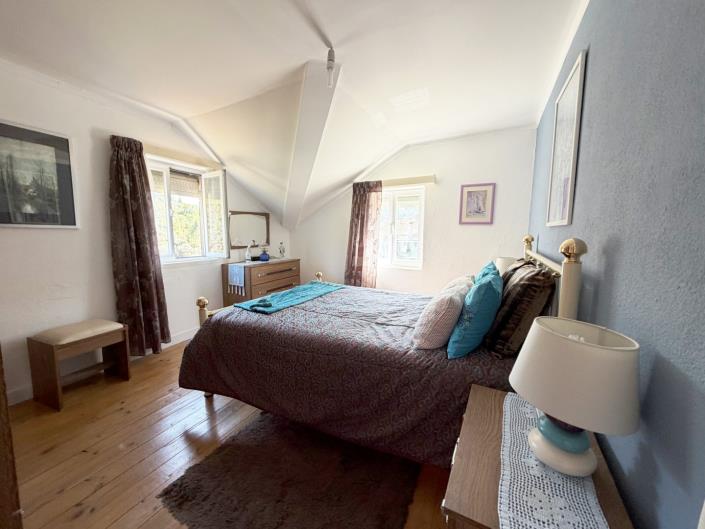 Image No.15-4 Bed House for sale