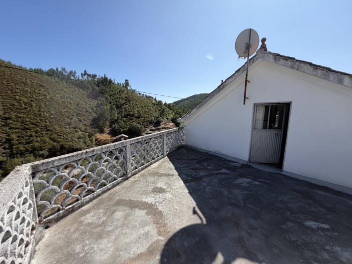 Image No.24-4 Bed House for sale
