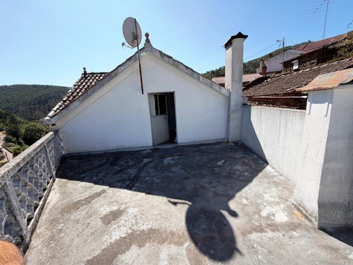 Image No.26-4 Bed House for sale