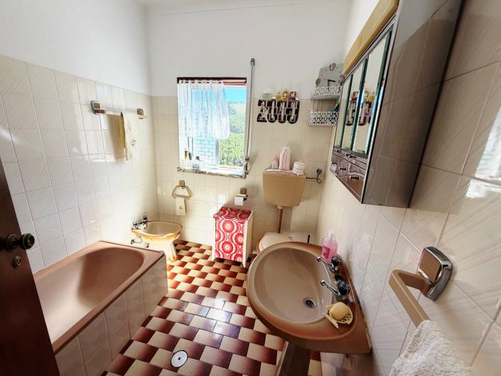 Image No.16-4 Bed Country House for sale