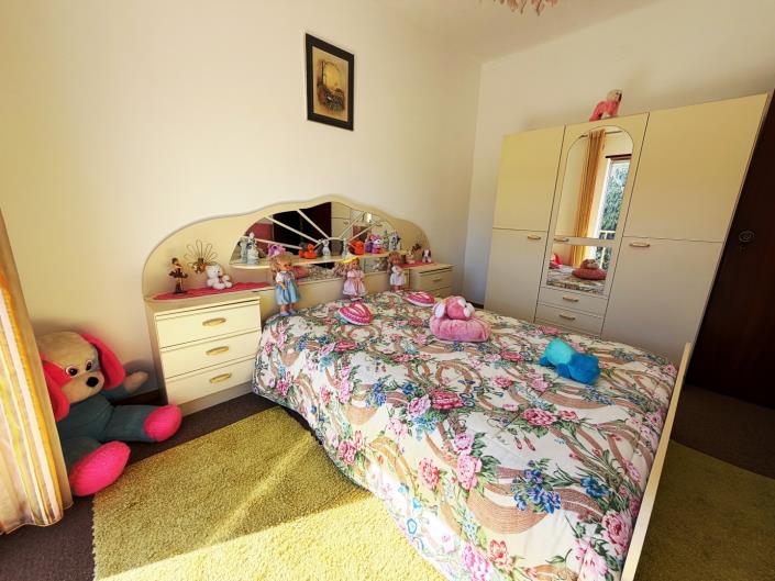 Image No.18-4 Bed Country House for sale