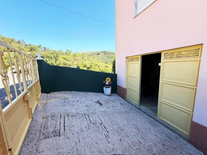 Image No.28-4 Bed Country House for sale