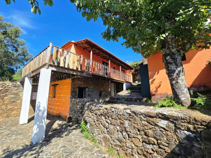 Image No.10-3 Bed House for sale