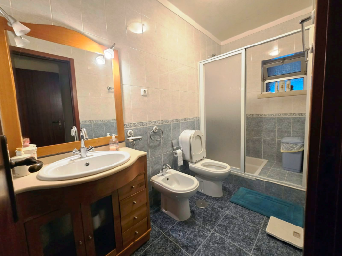 Image No.37-4 Bed House for sale