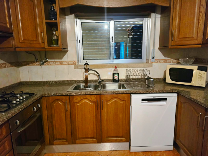 Image No.46-4 Bed House for sale