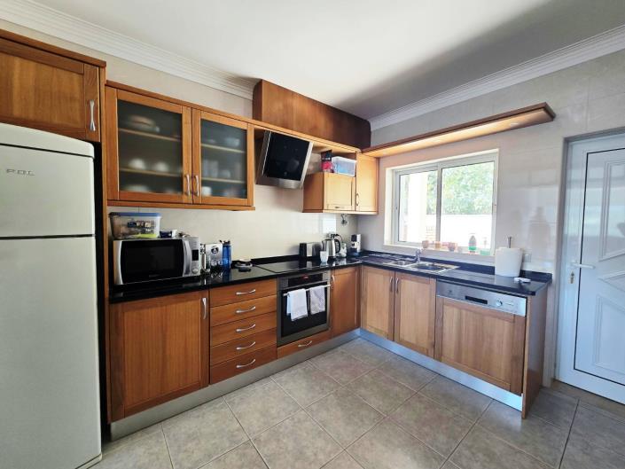 Image No.18-4 Bed House for sale