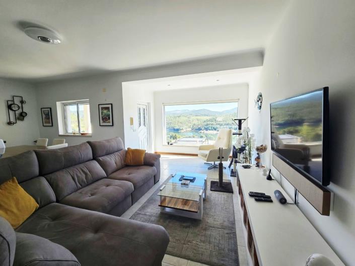Image No.25-4 Bed House for sale