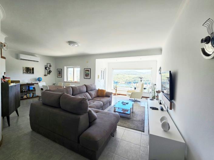 Image No.24-4 Bed House for sale