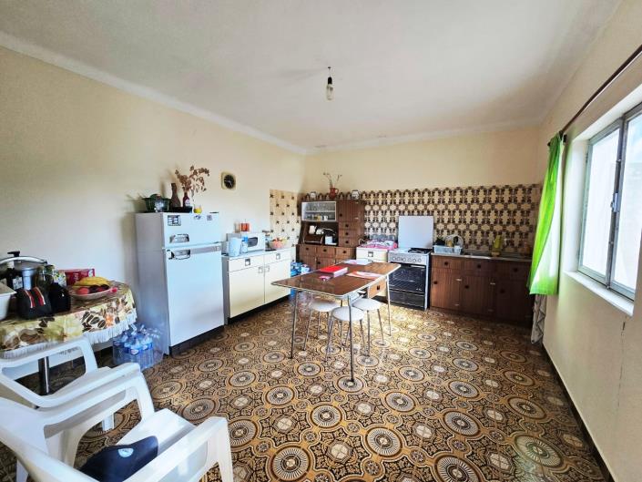 Image No.16-6 Bed House for sale