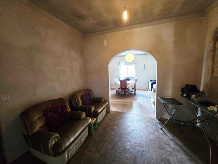 Image No.19-6 Bed House for sale