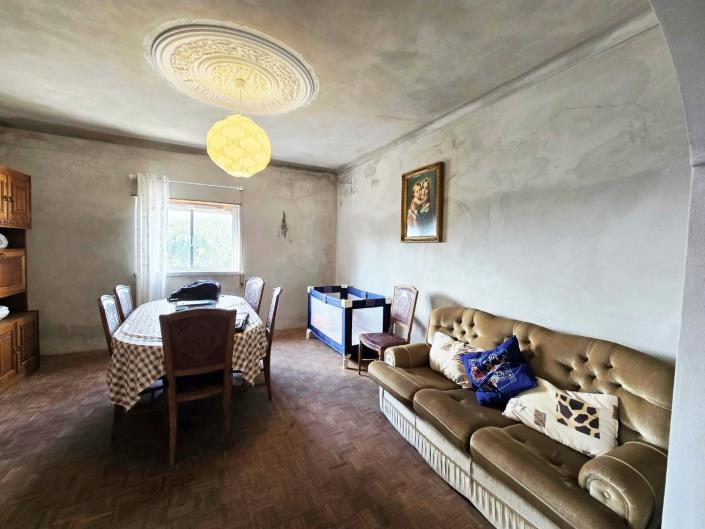 Image No.20-6 Bed House for sale
