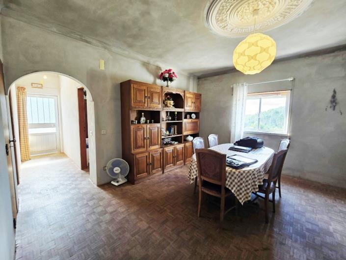 Image No.21-6 Bed House for sale