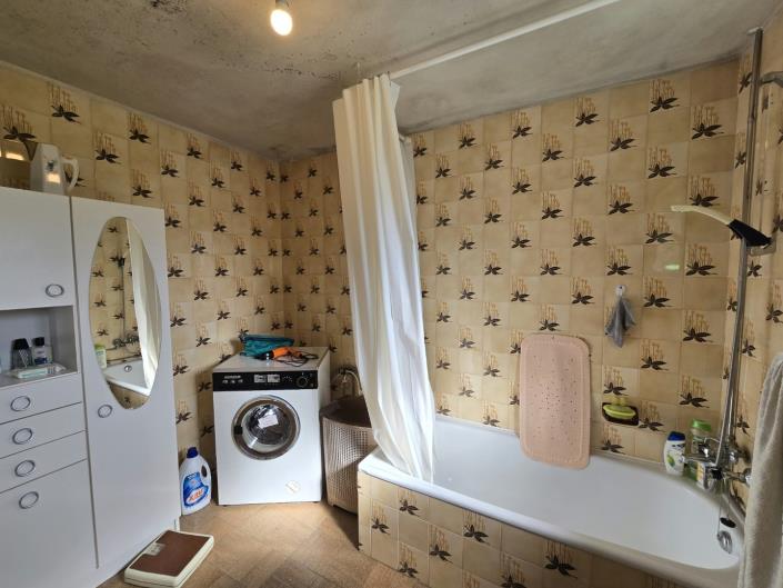 Image No.26-6 Bed House for sale
