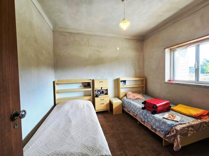 Image No.30-6 Bed House for sale