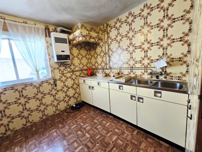 Image No.32-6 Bed House for sale