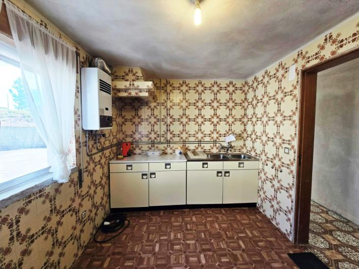 Image No.33-6 Bed House for sale