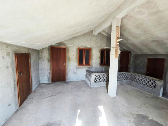 Image No.37-6 Bed House for sale
