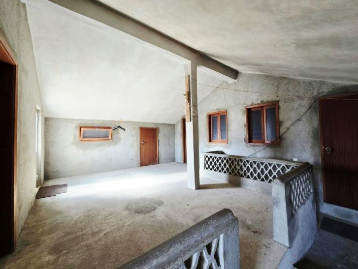 Image No.39-6 Bed House for sale