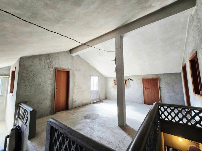 Image No.42-6 Bed House for sale