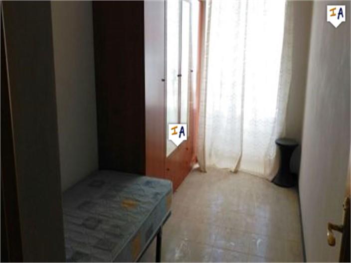 Image No.8-3 Bed House for sale