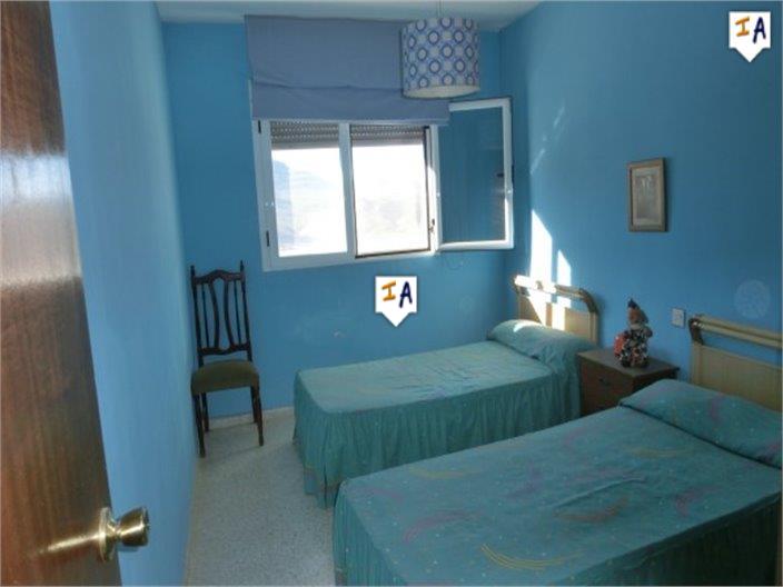 Image No.12-3 Bed House for sale