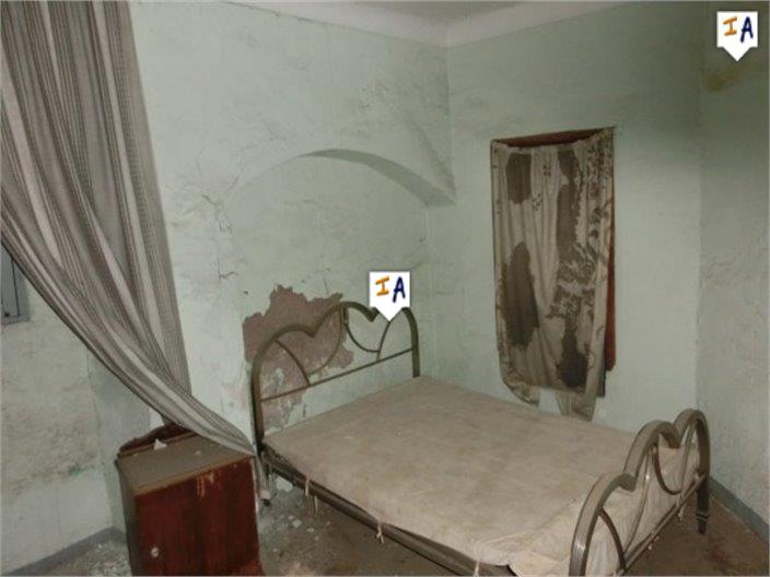 Image No.3-4 Bed House for sale