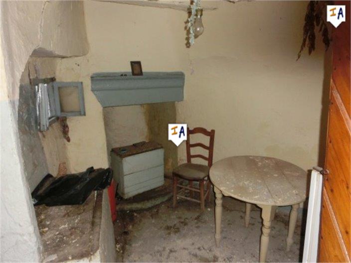 Image No.6-4 Bed House for sale