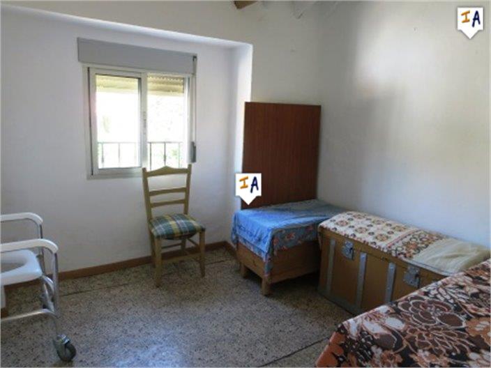 Image No.13-4 Bed House for sale
