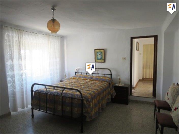 Image No.16-4 Bed House for sale