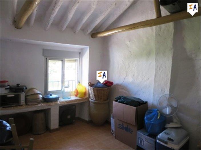 Image No.17-4 Bed House for sale