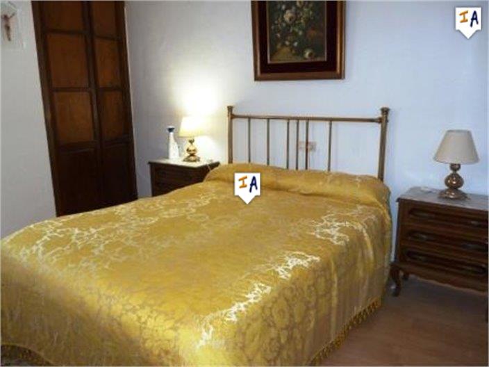 Image No.8-4 Bed House for sale