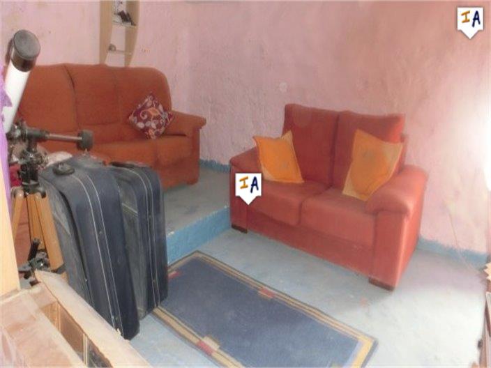 Image No.8-2 Bed House for sale