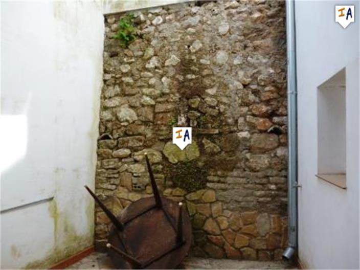 Image No.17-4 Bed House for sale