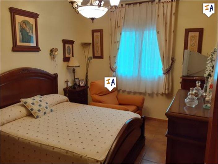 Image No.12-5 Bed House for sale