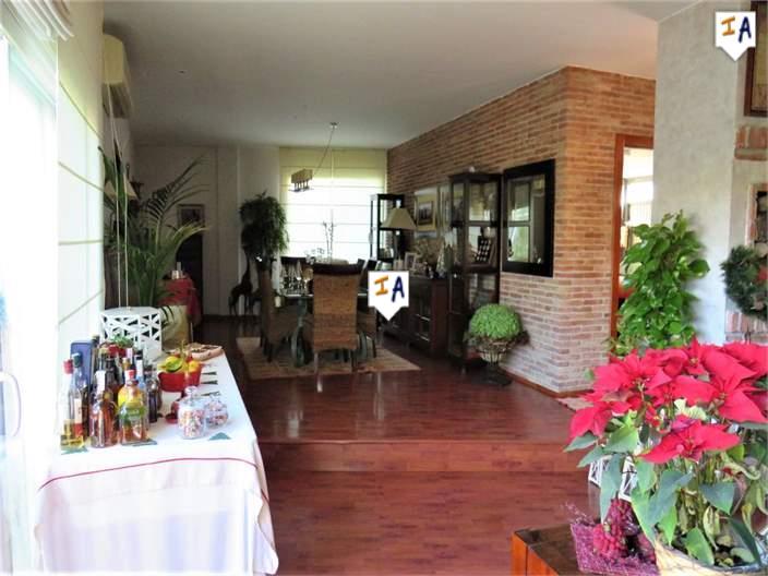 Image No.9-3 Bed House for sale