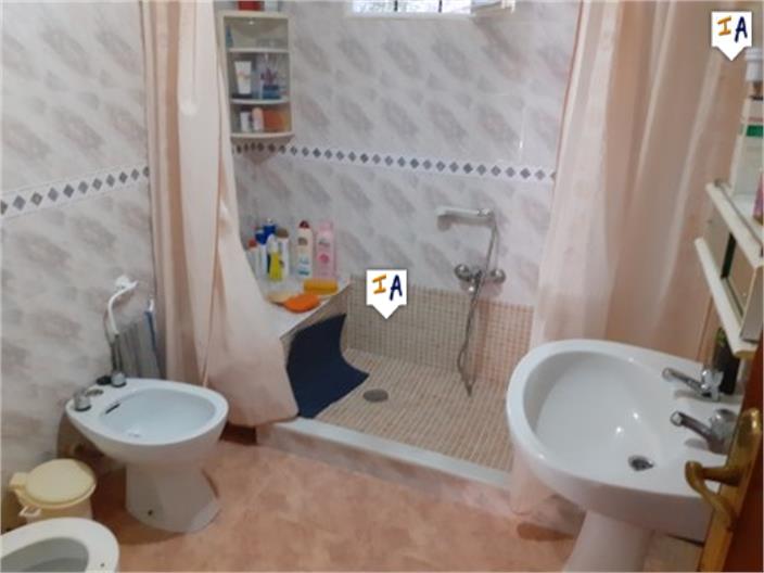 Image No.11-6 Bed Farmhouse for sale