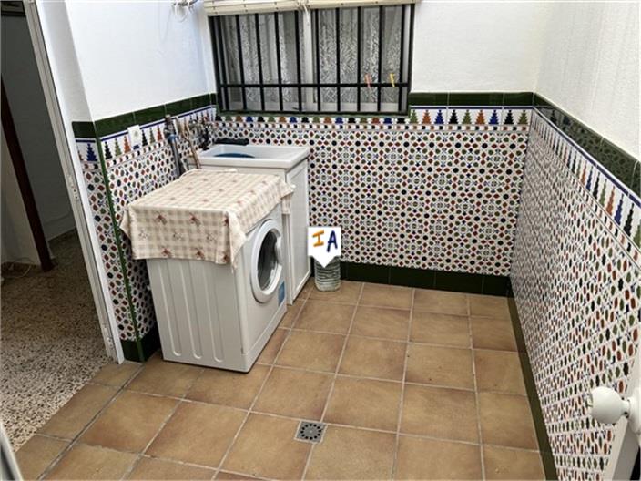 Image No.6-4 Bed House for sale