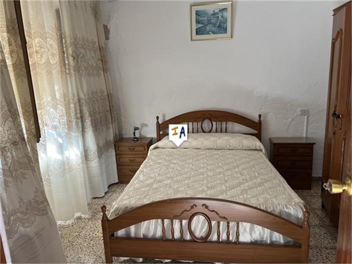 Image No.10-4 Bed House for sale