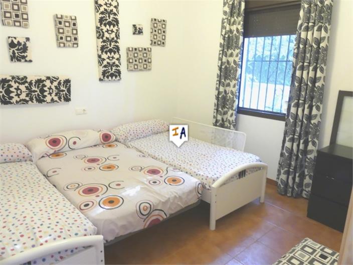 Image No.11-9 Bed House for sale