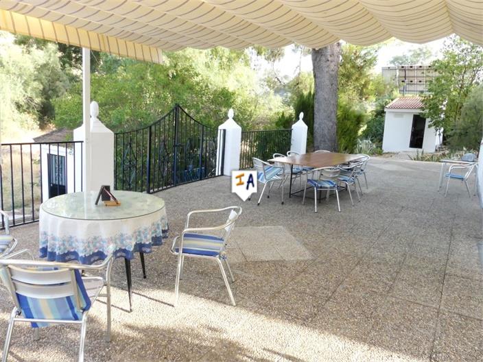 Image No.4-9 Bed House for sale