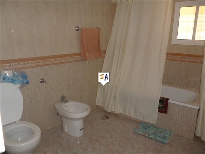 Image No.12-4 Bed Farmhouse for sale