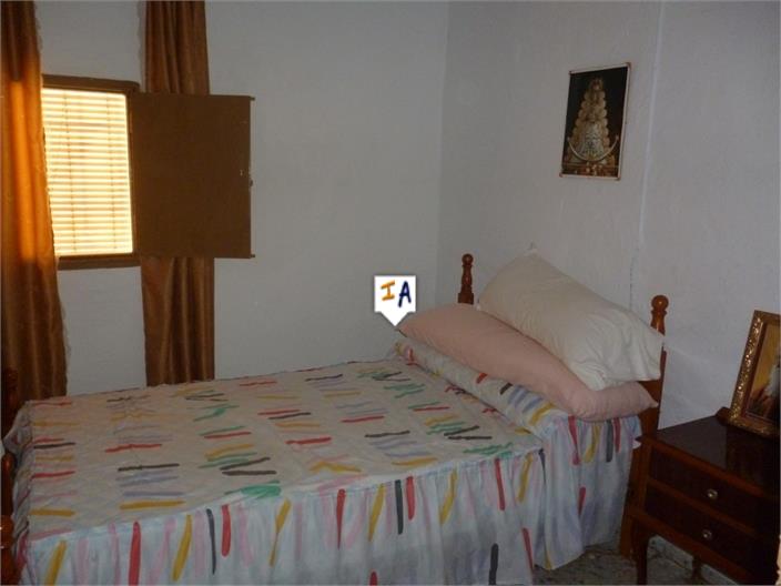 Image No.14-4 Bed Farmhouse for sale