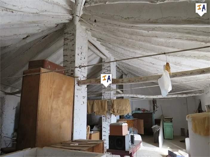 Image No.16-4 Bed House for sale